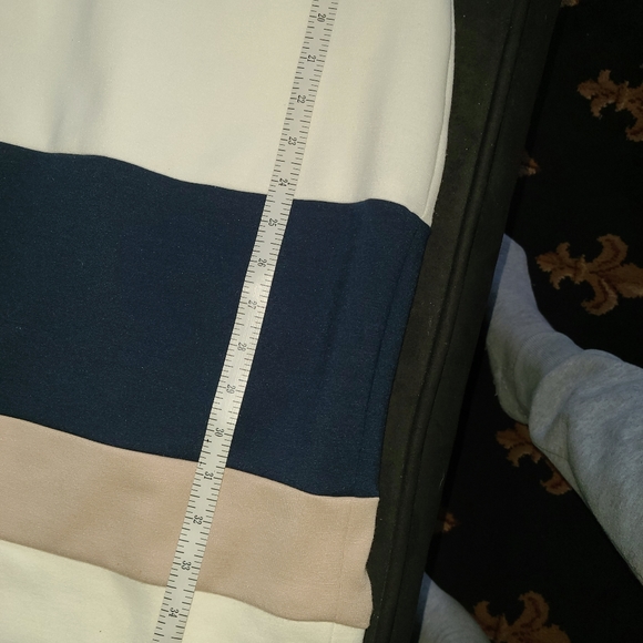 Dress - Picture 7 of 8